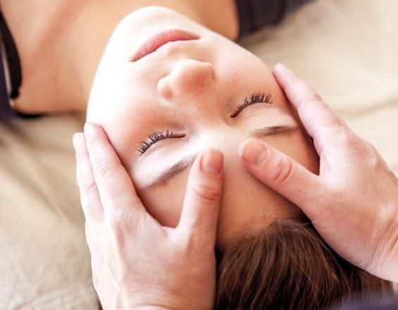 Durante uma sessão de Barras, as ondas cerebrais abrandam permitindo que hábitos, crenças, emoções e pontos de vista que você tenha (mesmo sem saber) sejam acessados e libertados.